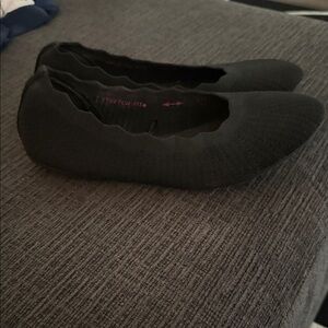 Skechers Women's Black Knit Loafers